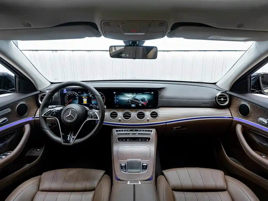 Mercedes-Benz E-Class 2023 — фото 15
