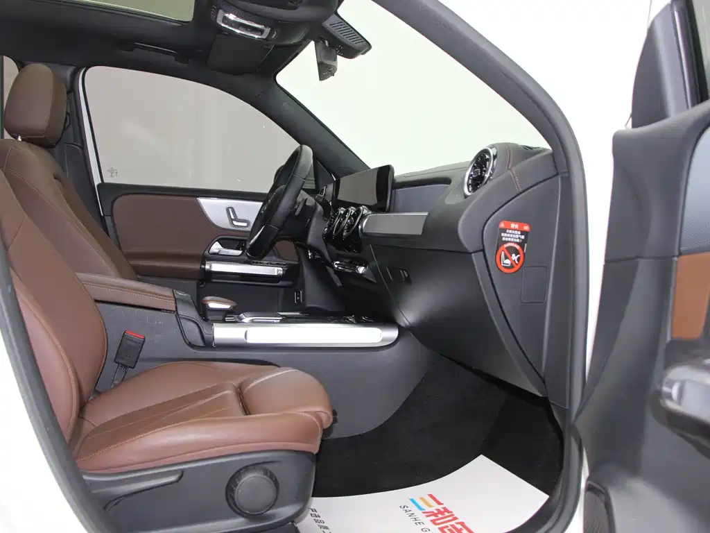 Mercedes-Benz GLB — миниатюра 10