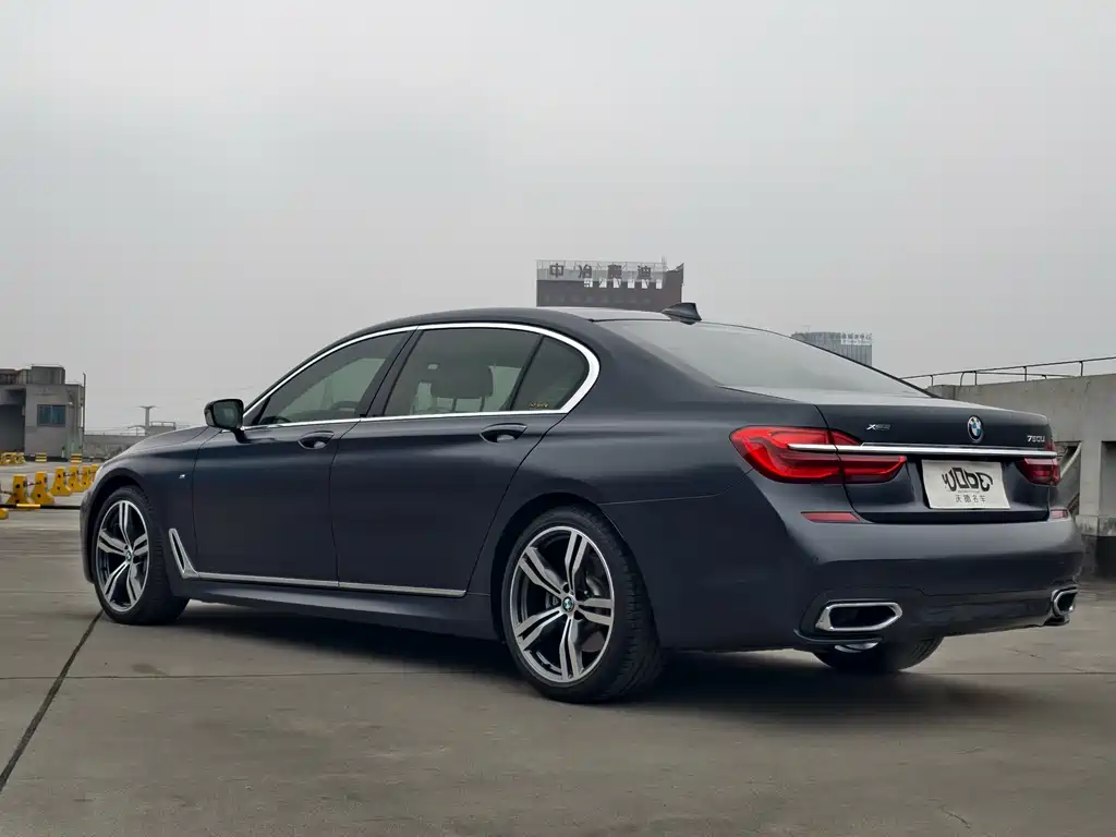 BMW 7 SERIES