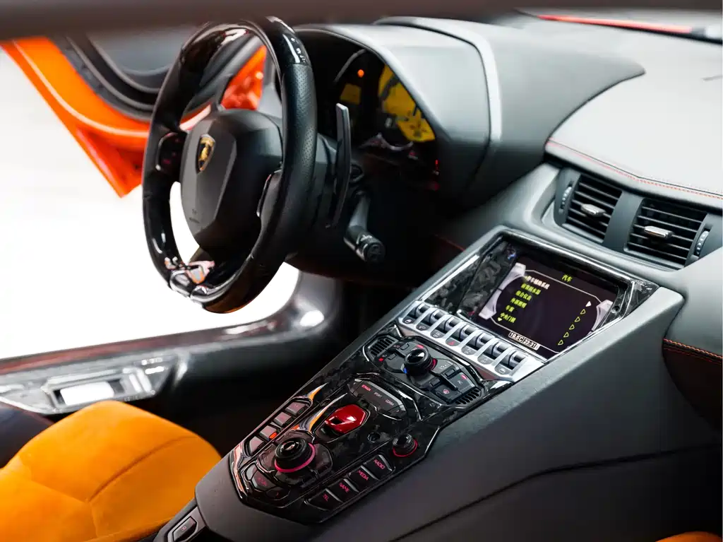 Lamborghini Aventador — миниатюра 12