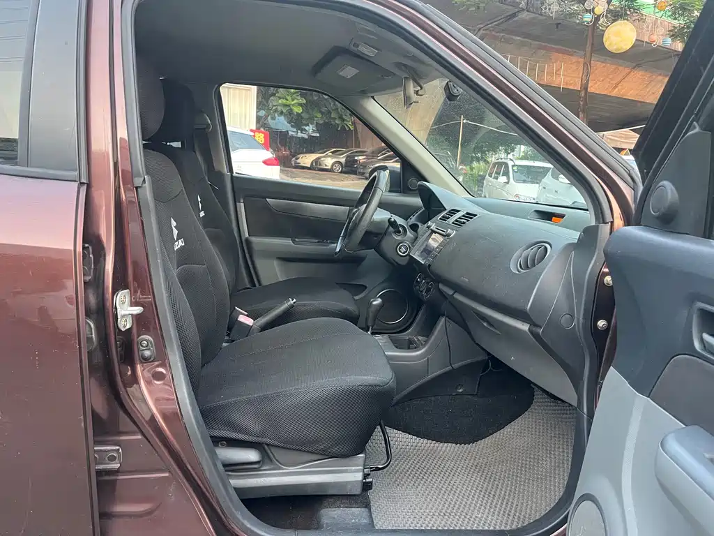 Suzuki Swift — миниатюра 18