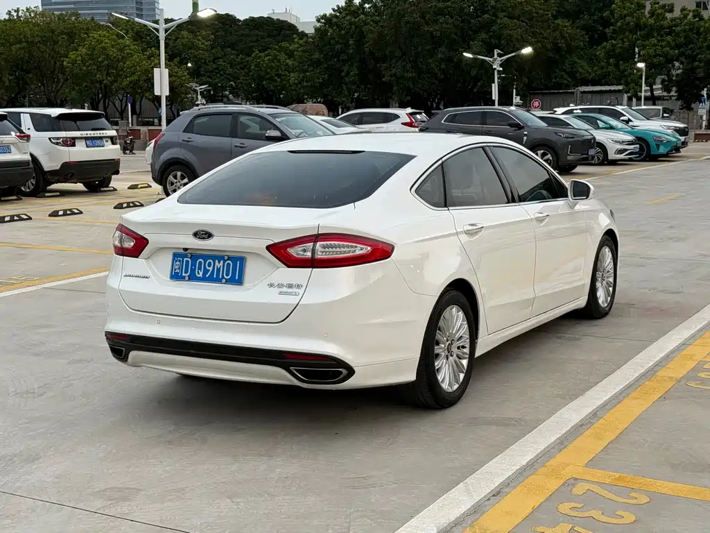 Ford Mondeo — миниатюра 6