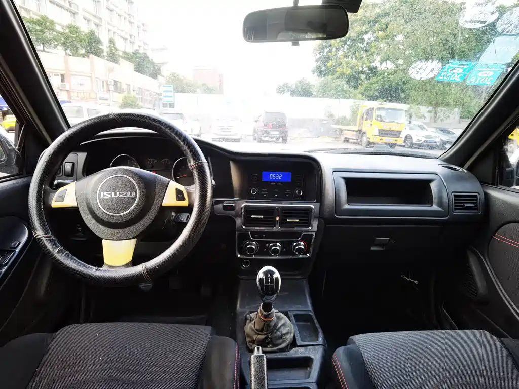 Isuzu Pickup — миниатюра 15