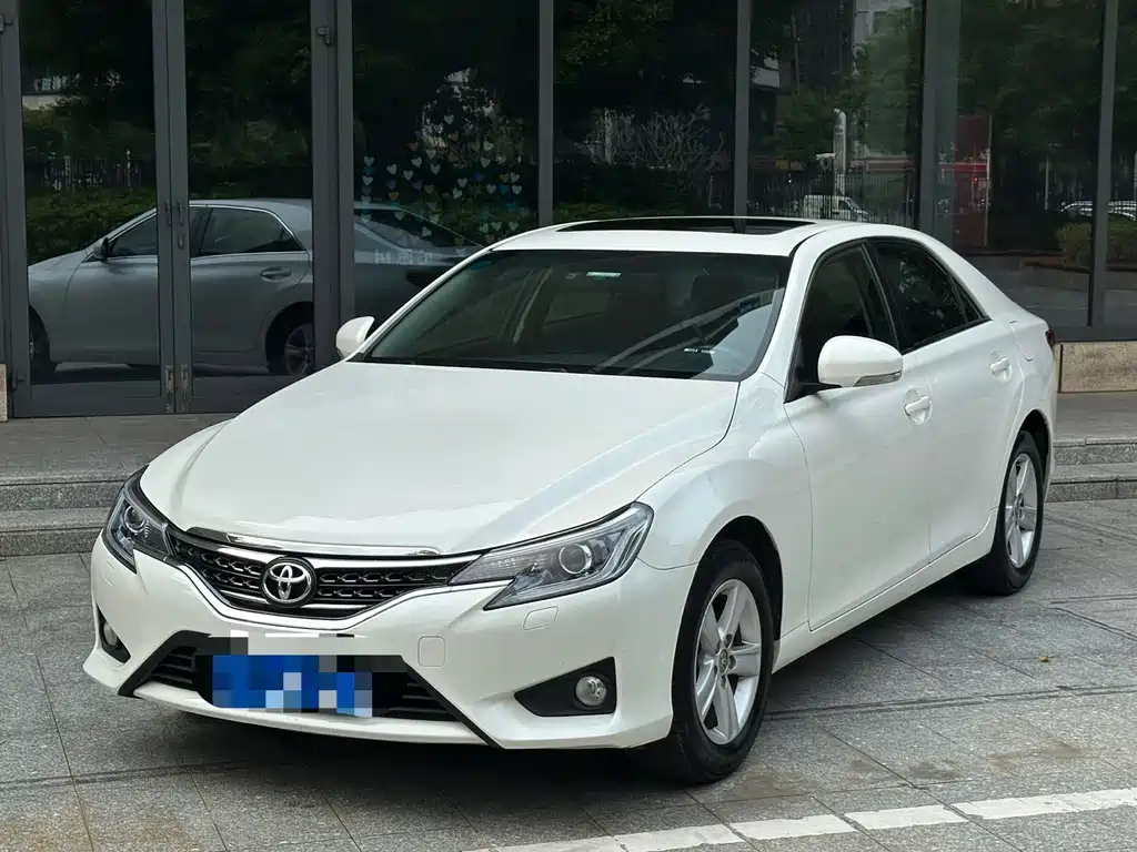 Toyota Reiz 2016