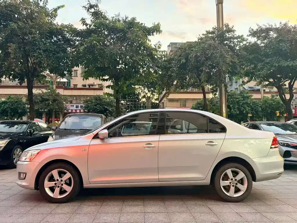 Volkswagen Santana — миниатюра 2