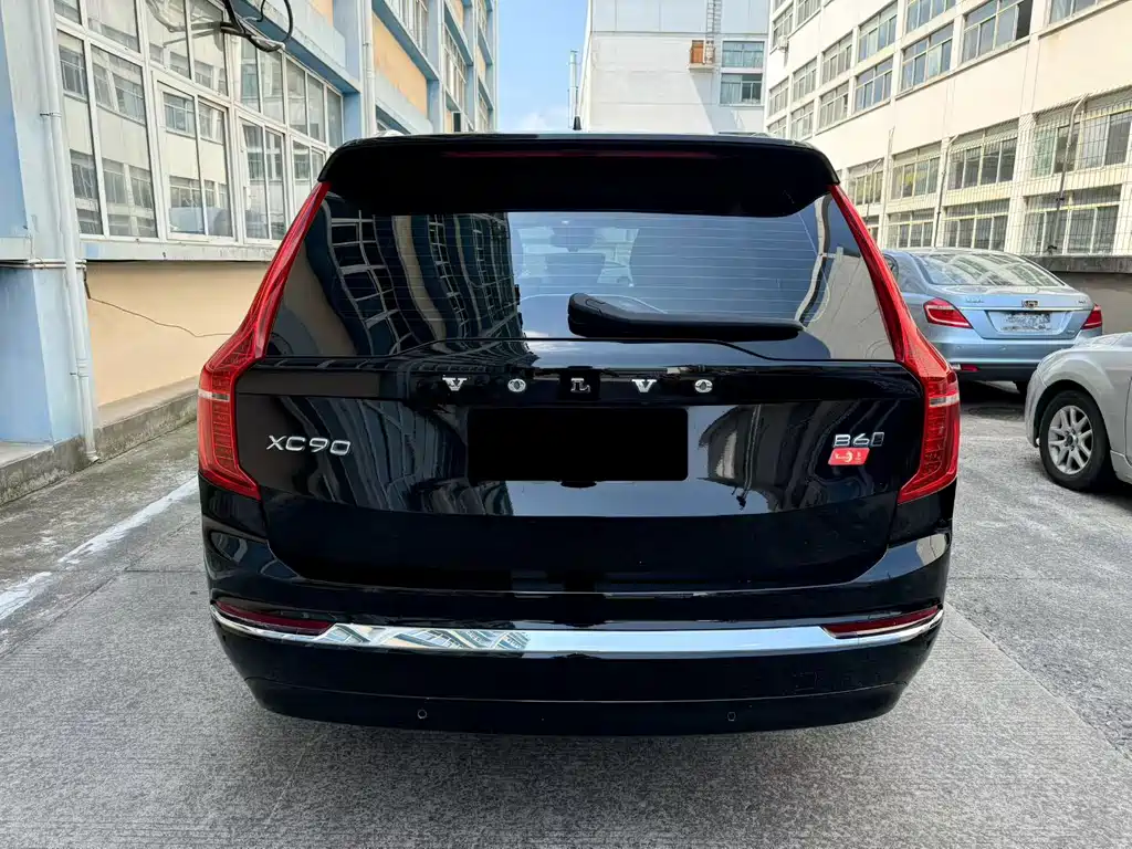 Volvo XC90 — миниатюра 9
