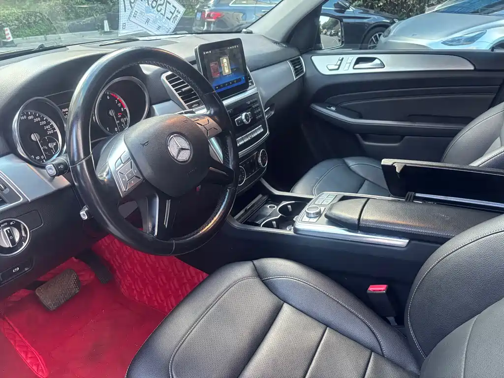 Mercedes-Benz M-Class — миниатюра 14