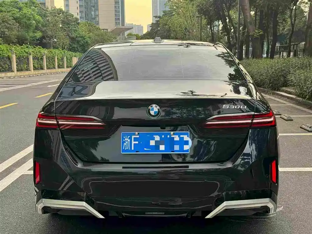 BMW 5 series 2024 Черный из Китая