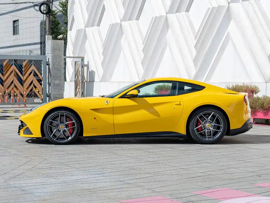 Ferrari F12berlinetta — миниатюра 7