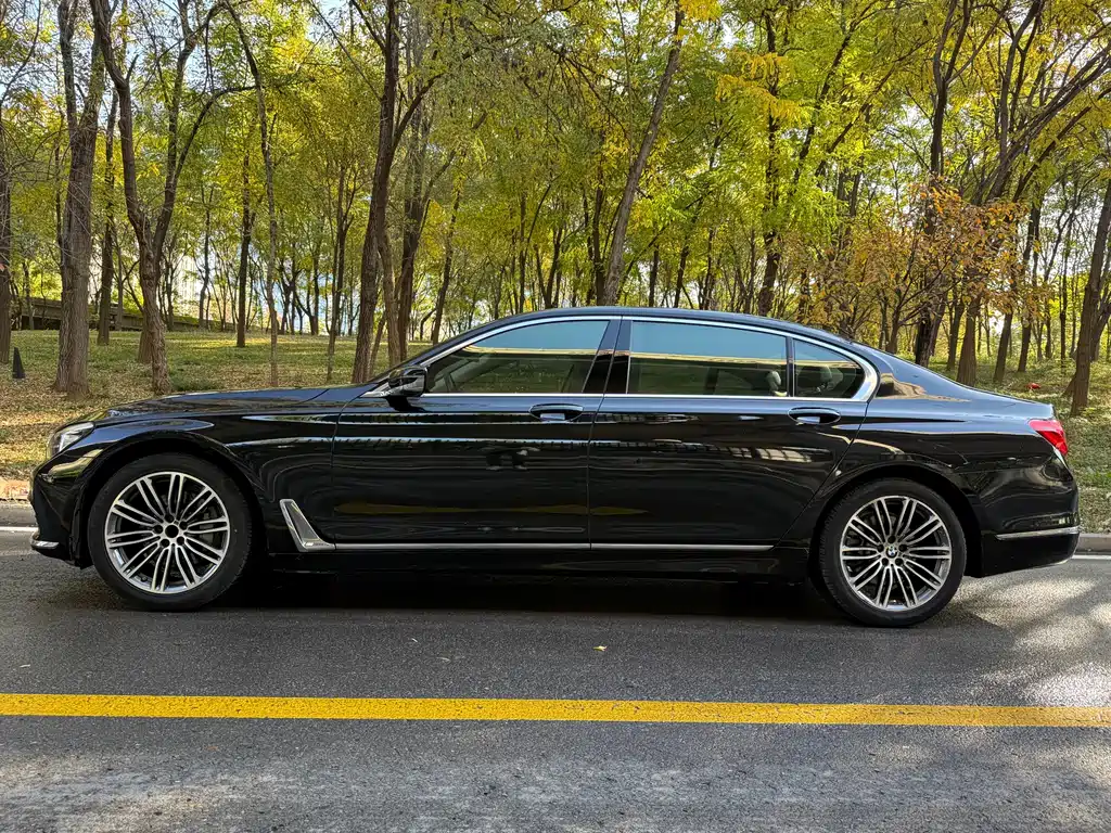 BMW 7 Series 7 2016 730Li Lead