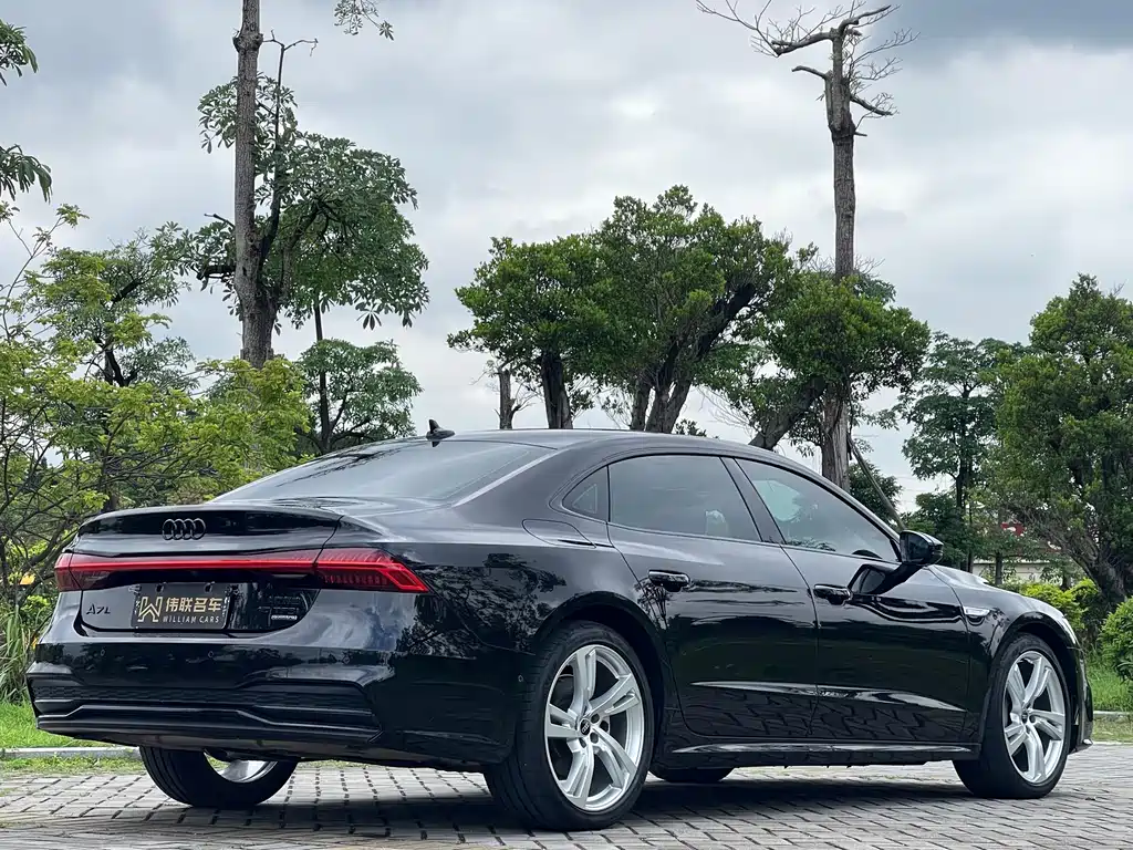 Audi A7L 2022 45 TFSI quattro S-line