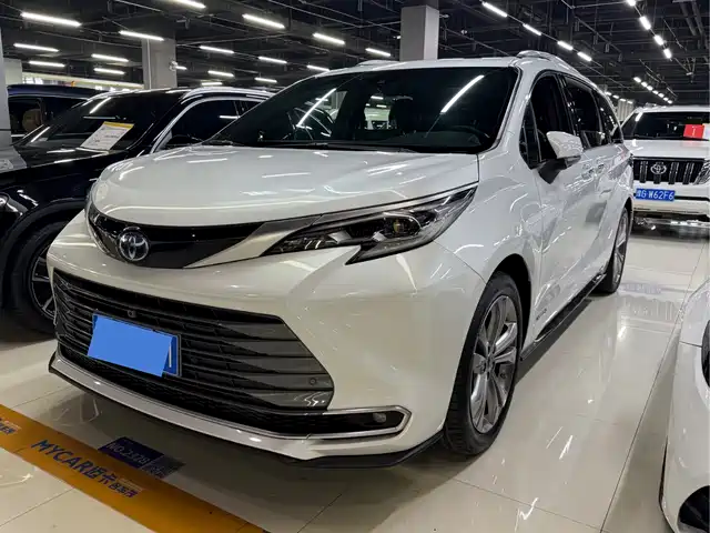 TOYOTA SIENNA 2023