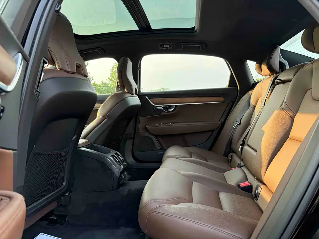 Volvo S90 — миниатюра 10