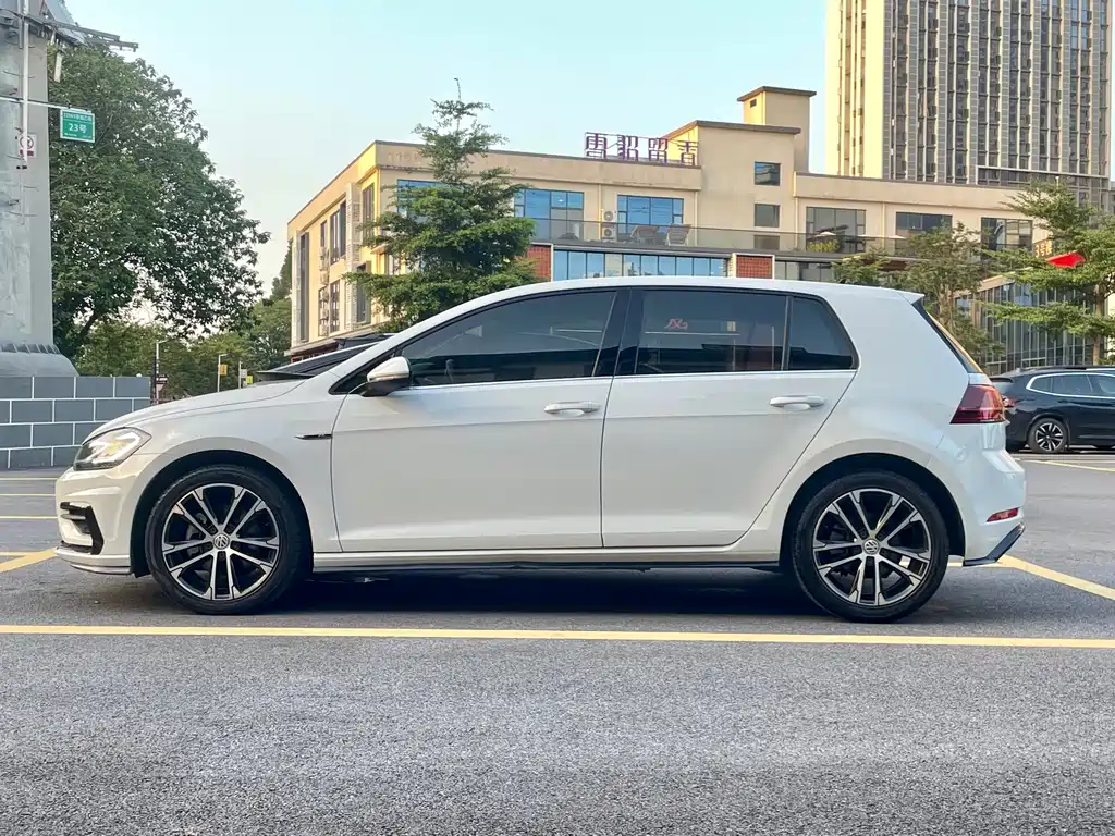 Volkswagen Golf — миниатюра 6