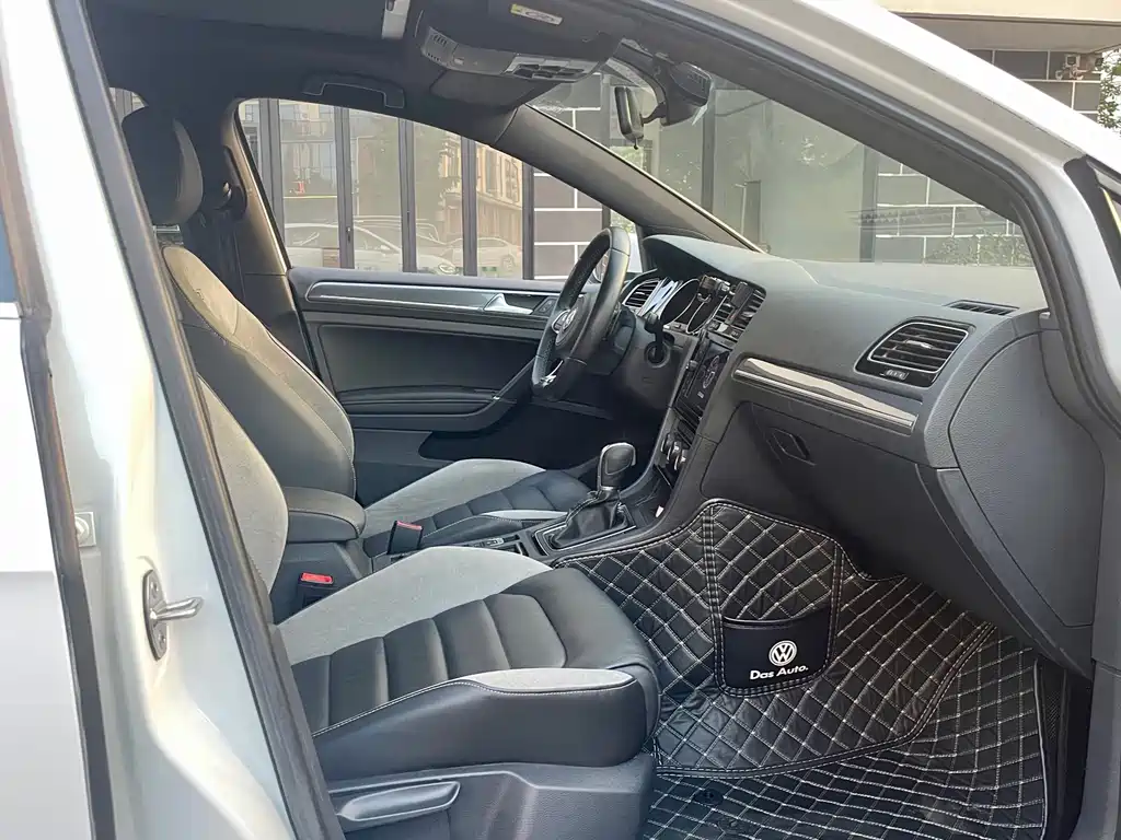 Volkswagen Golf — миниатюра 17