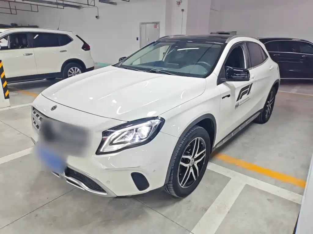 Mercedes-Benz GLA