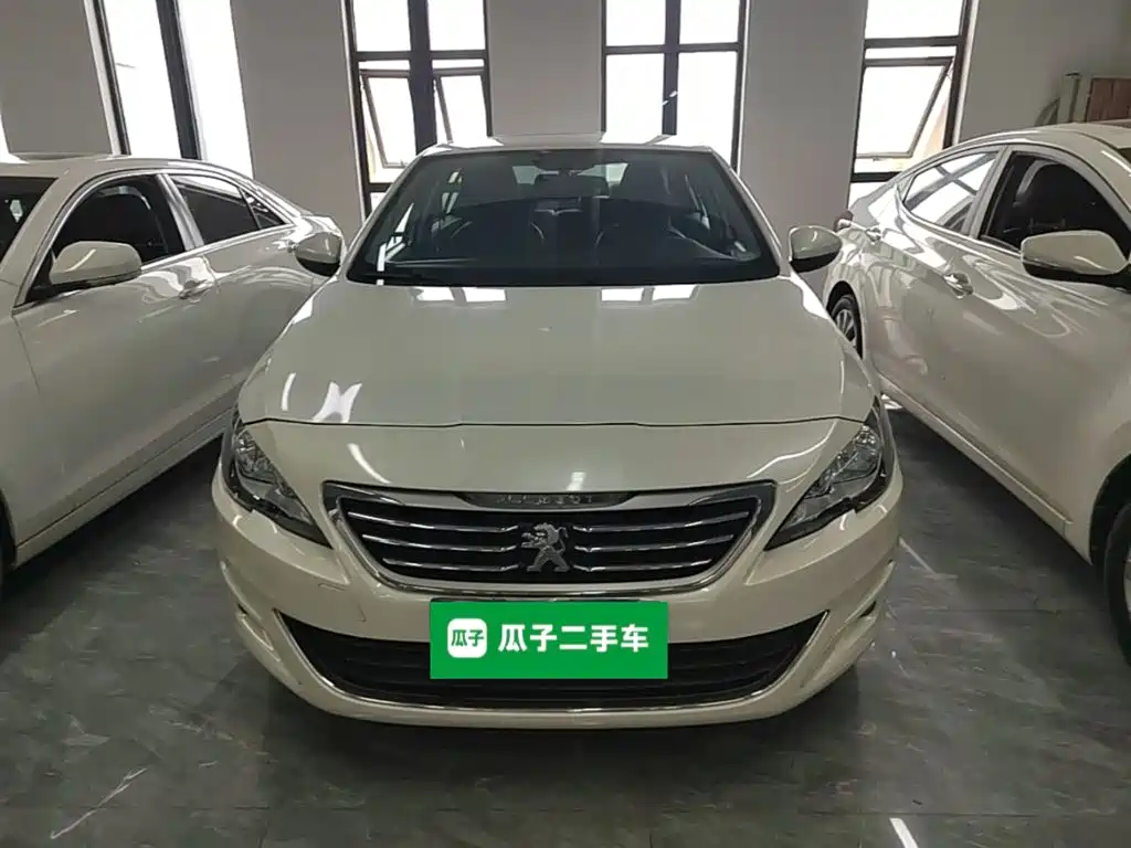 Peugeot 408 2015 1.2T AT Luxury