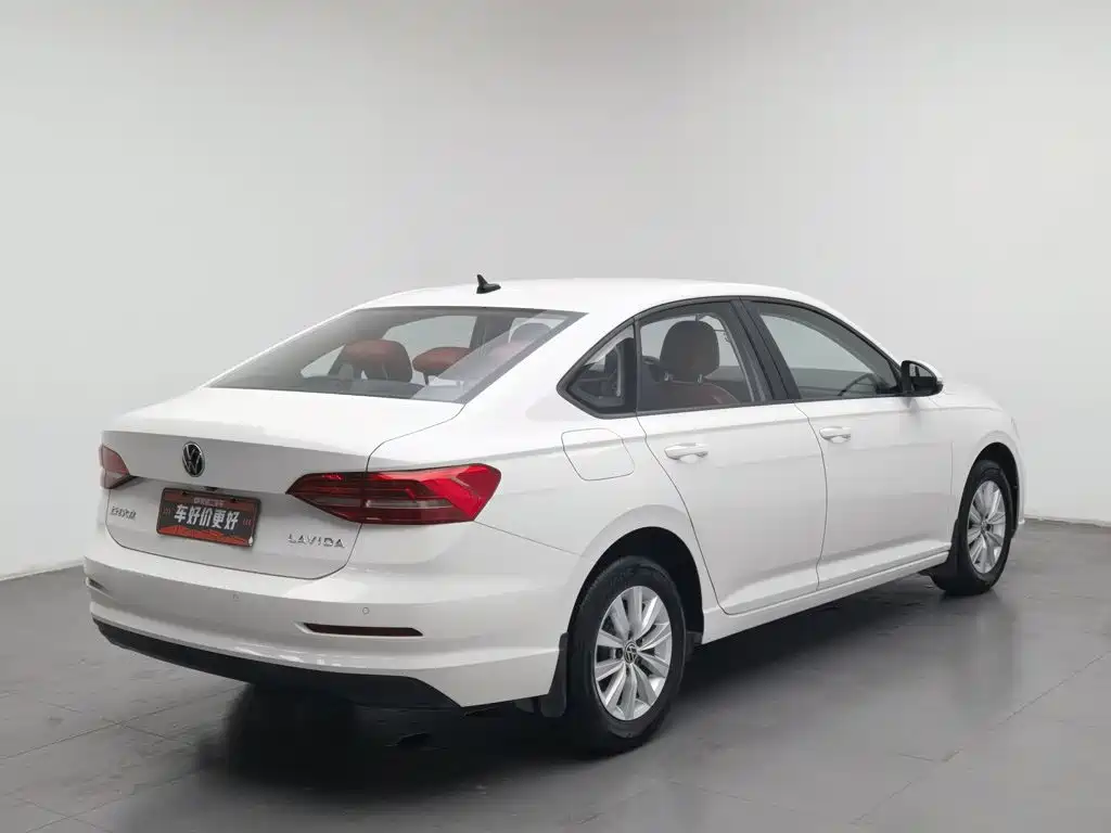 Volkswagen Lavida — миниатюра 2
