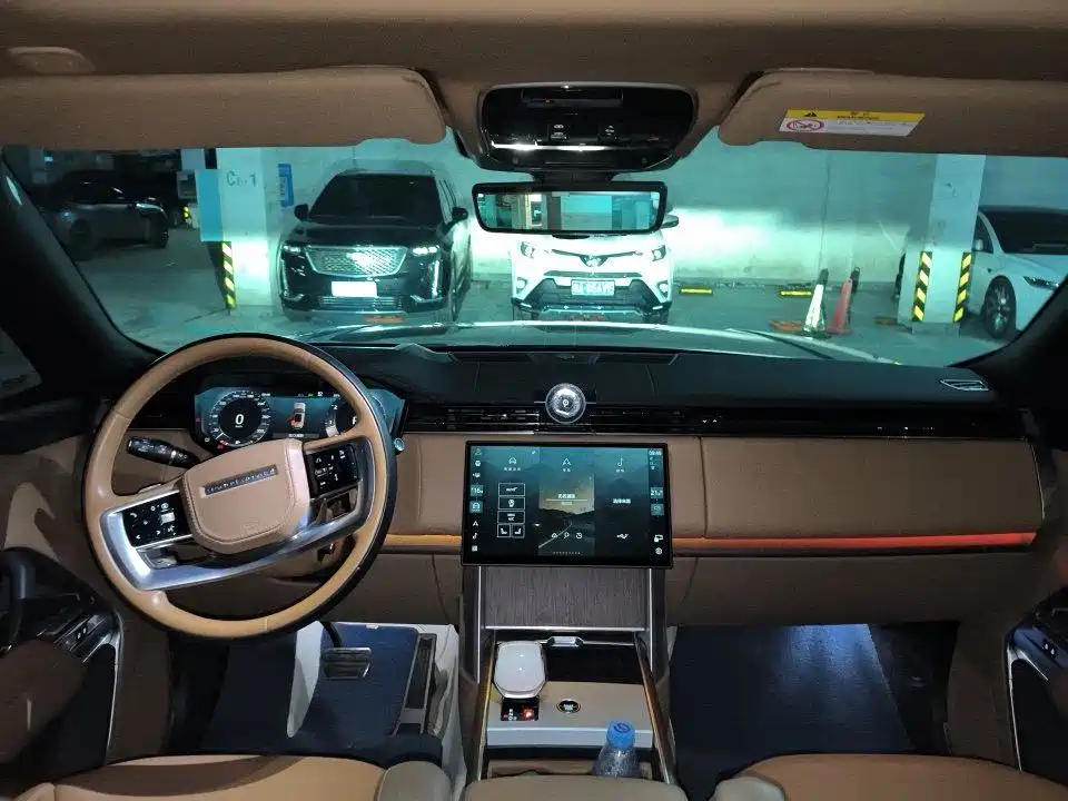 Land Rover Range Rover — миниатюра 4