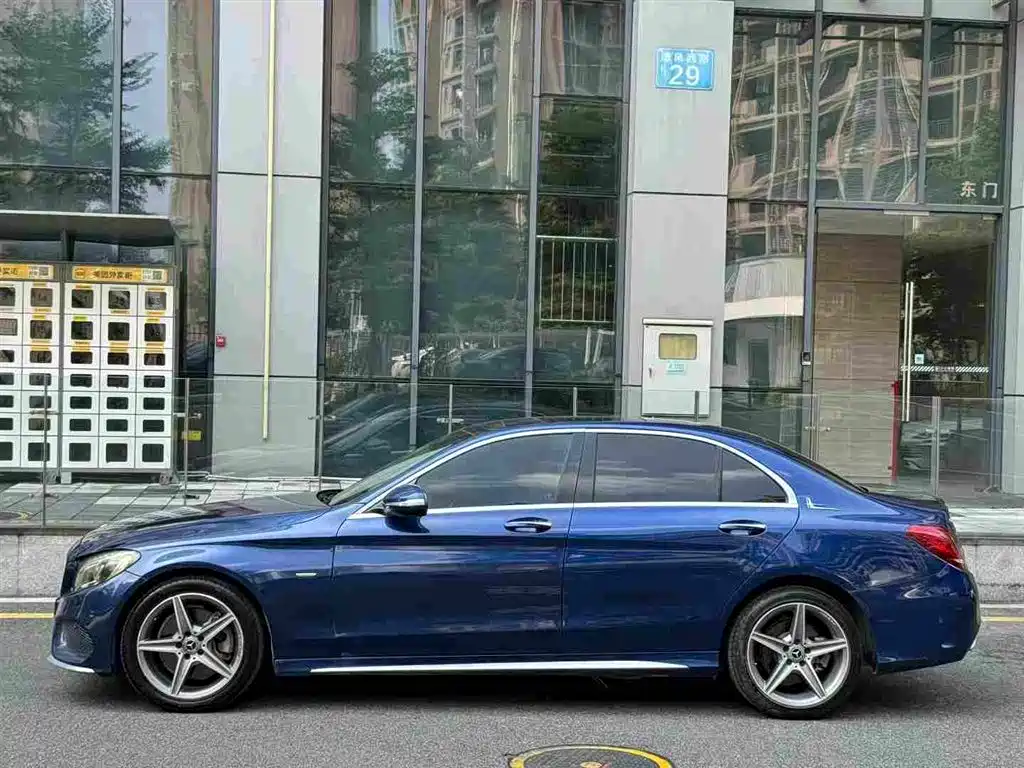 Mercedes-Benz C-Class — миниатюра 2