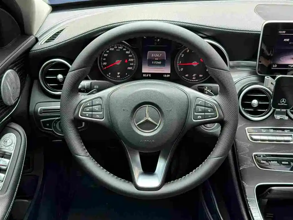 Mercedes-Benz C-Class — миниатюра 6