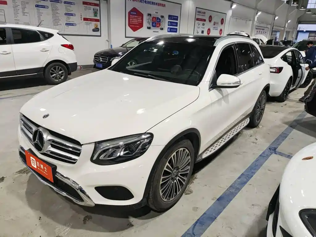 MERCEDES-BENZ GLC