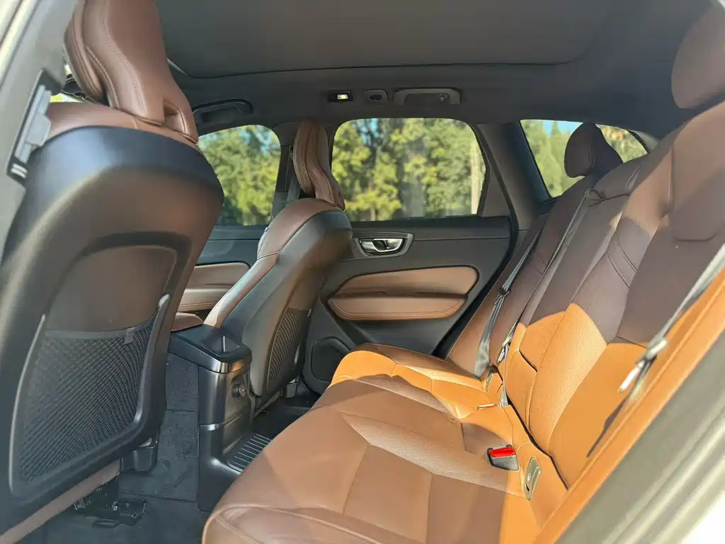 VOLVO XC60 PLUG IN HYBRID