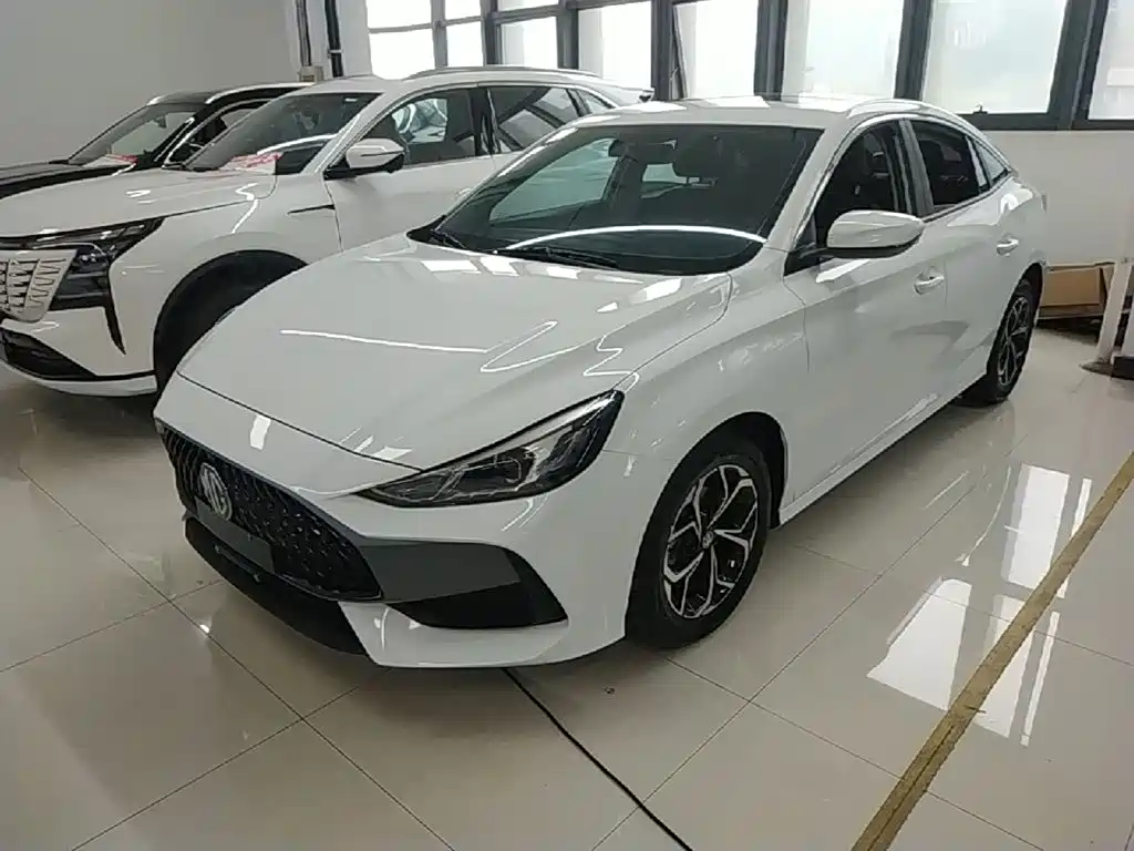 MG 5 2023 180DVVT CVT Luxury