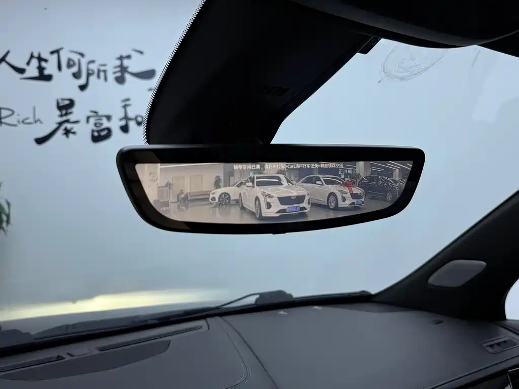 Cadillac XT6 — миниатюра 11
