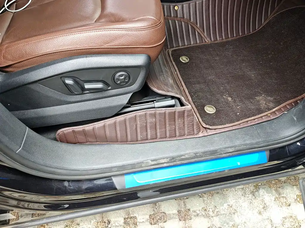Audi Q7 — миниатюра 11