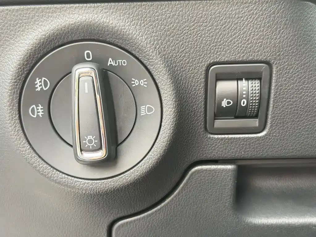 Skoda Karoq TSI280 Premium Edition, фото 19