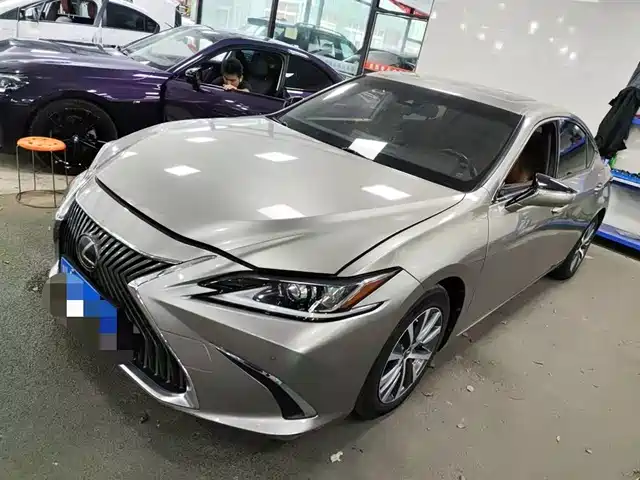 LEXUS  ES 2018