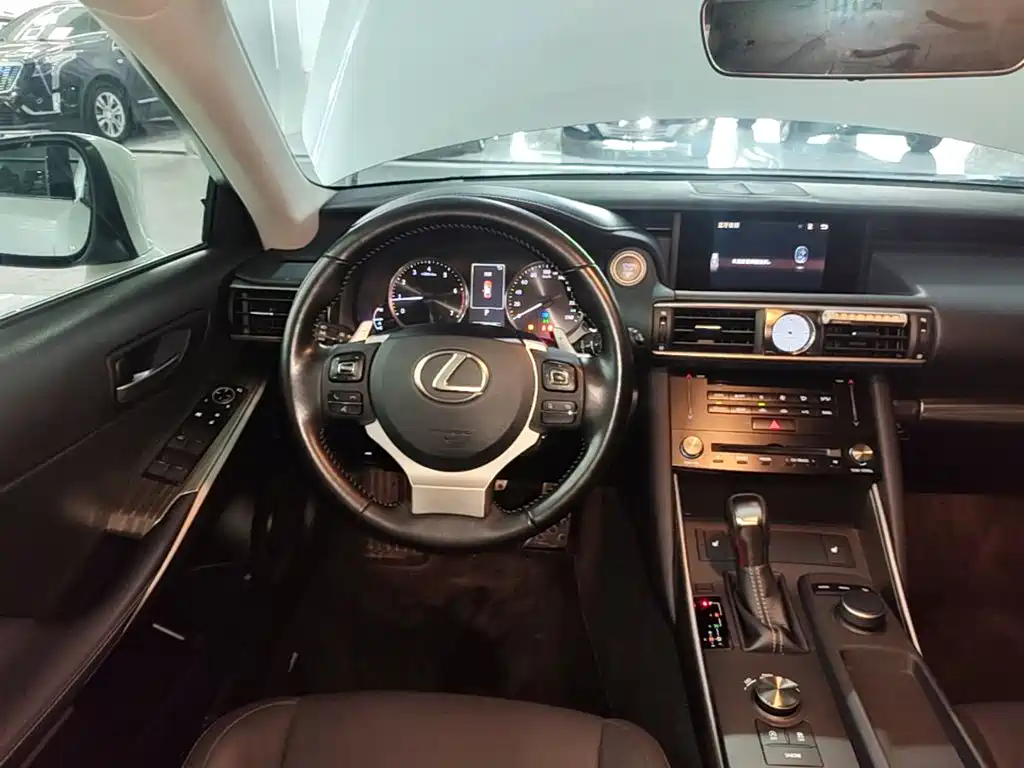 Lexus IS — миниатюра 11