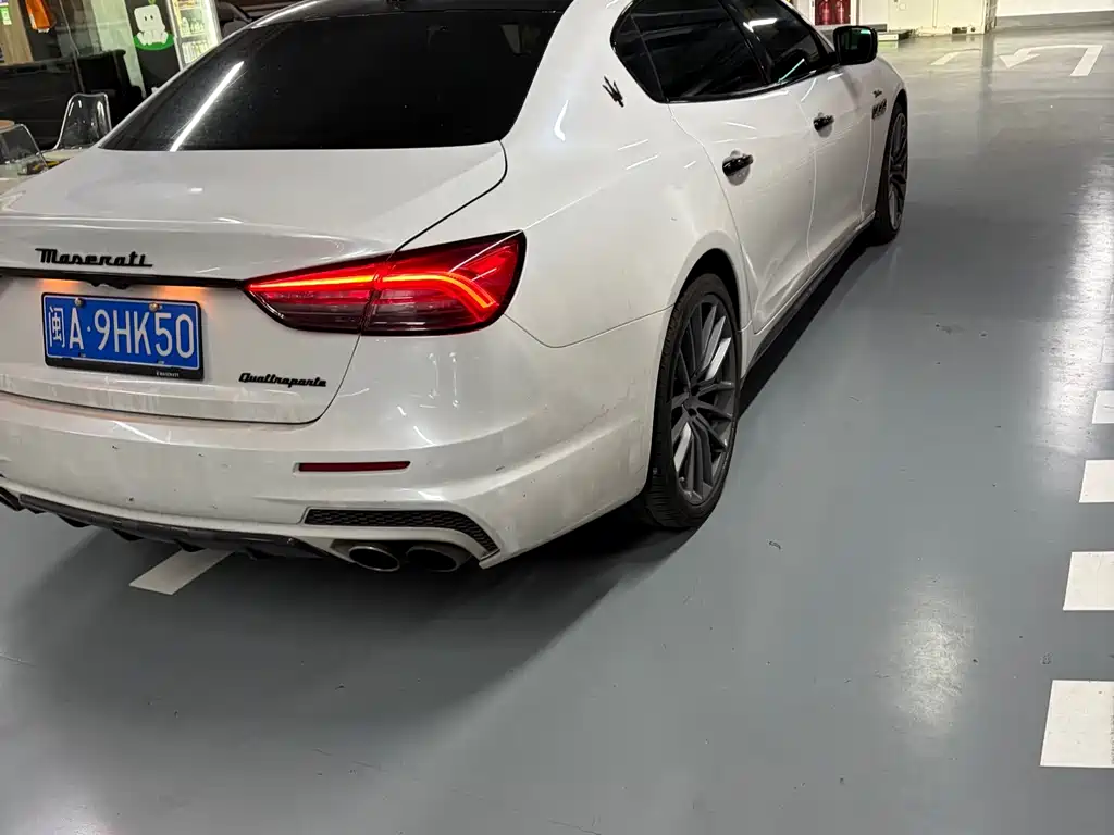 Maserati Quattroporte — миниатюра 8