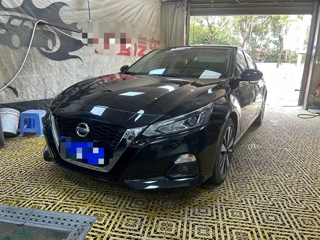 Купить Nissan Teana