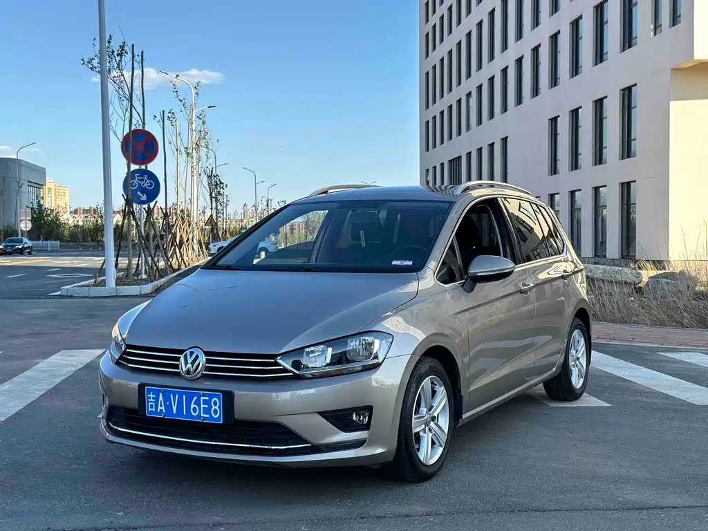 Купить Volkswagen Golf Sportsvan