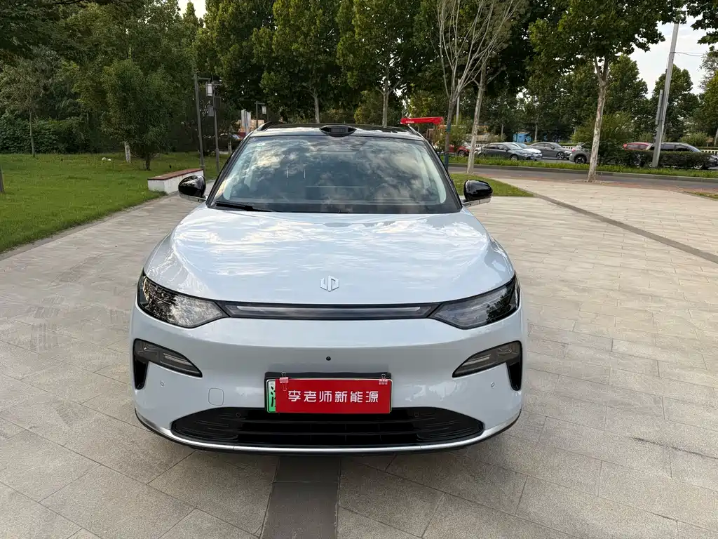 Leapmotor Leapmotor C11 — миниатюра 3