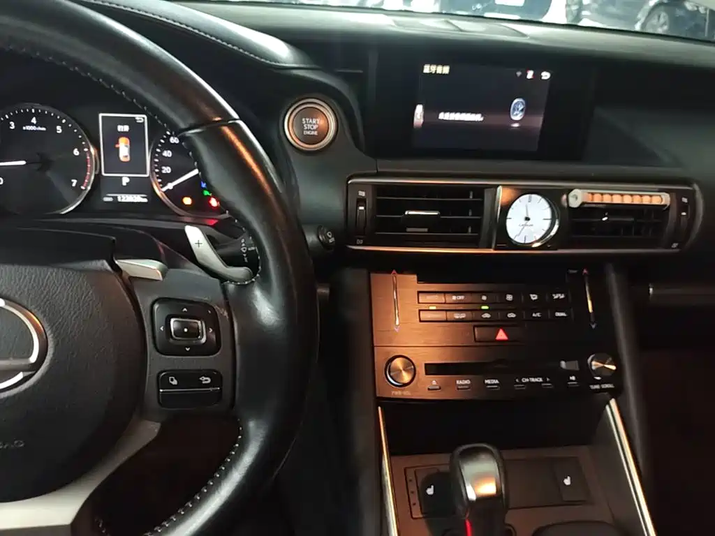 Lexus IS — миниатюра 13