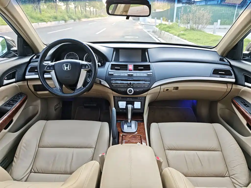 Honda Accord — миниатюра 11