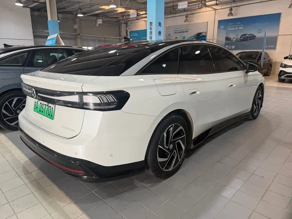 VOLKSWAGEN ID.7 VIZZION