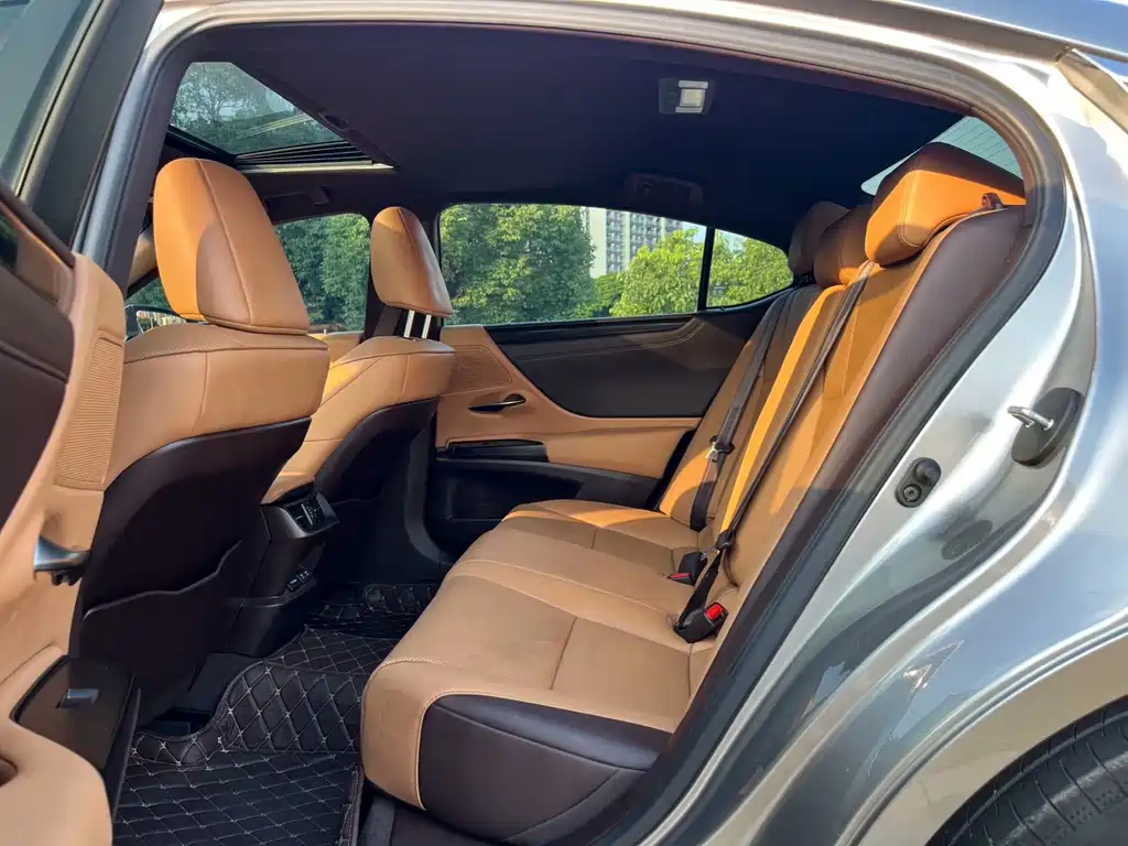 Lexus ES — миниатюра 6