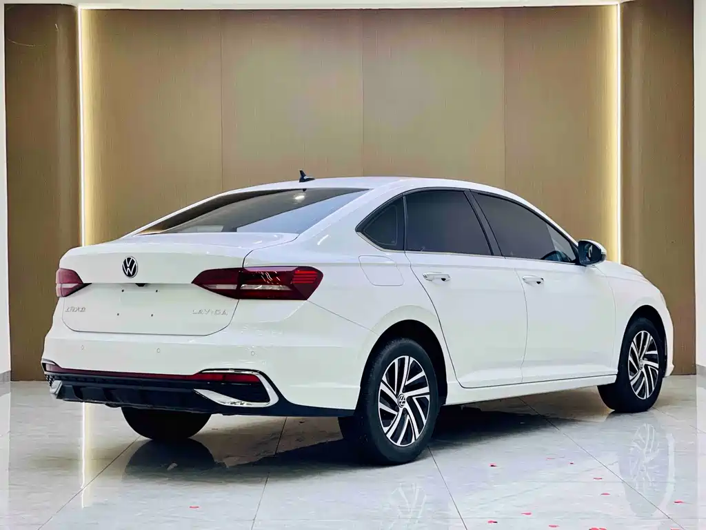 Volkswagen Lavida — миниатюра 3