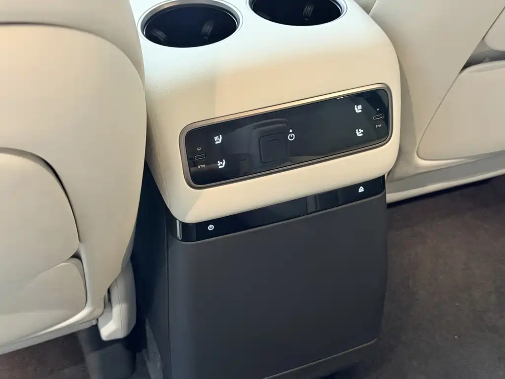 Li Auto Li MEGA — миниатюра 10
