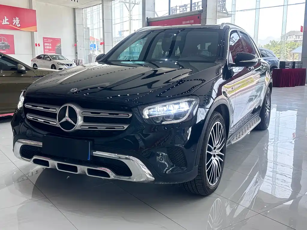 MERCEDES-BENZ GLC
