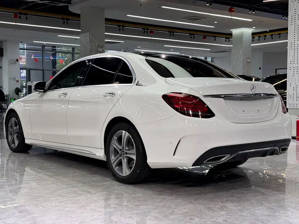 Mercedes-Benz C-Class — миниатюра 14