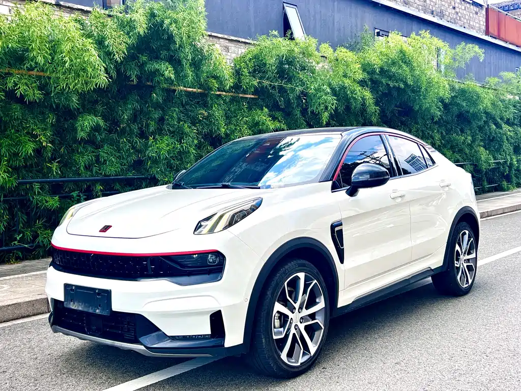 Lynk & Co 05