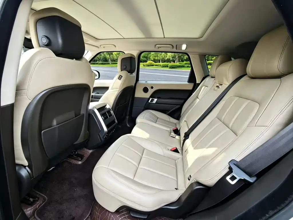 Land Rover Sport PHEV — миниатюра 6