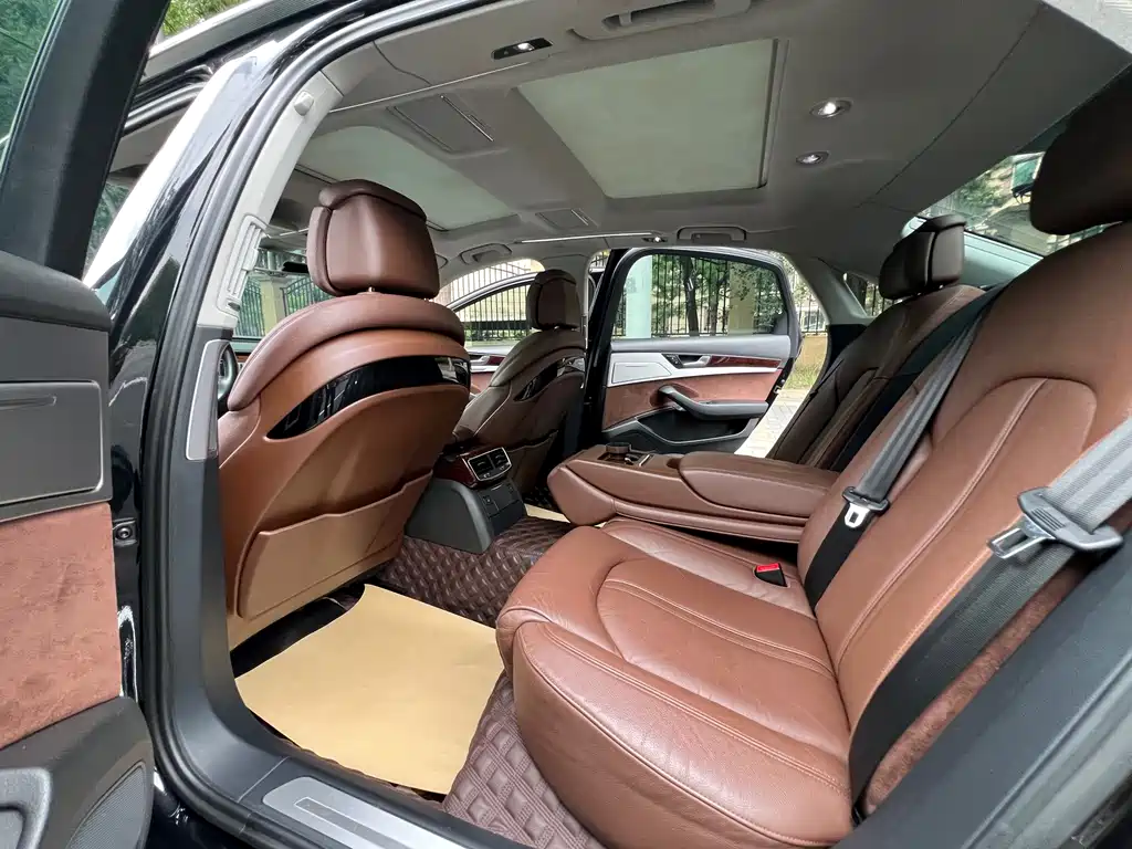Audi A8 — миниатюра 10