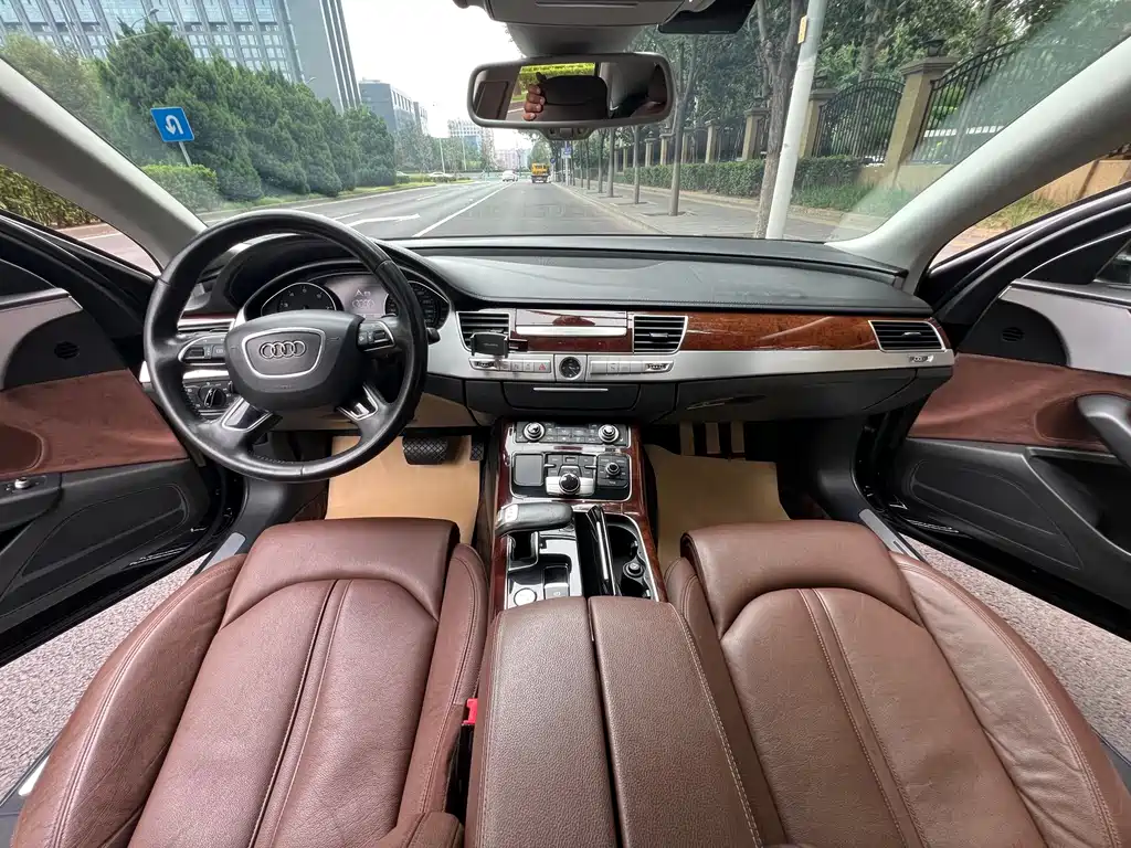 Audi A8 — миниатюра 11