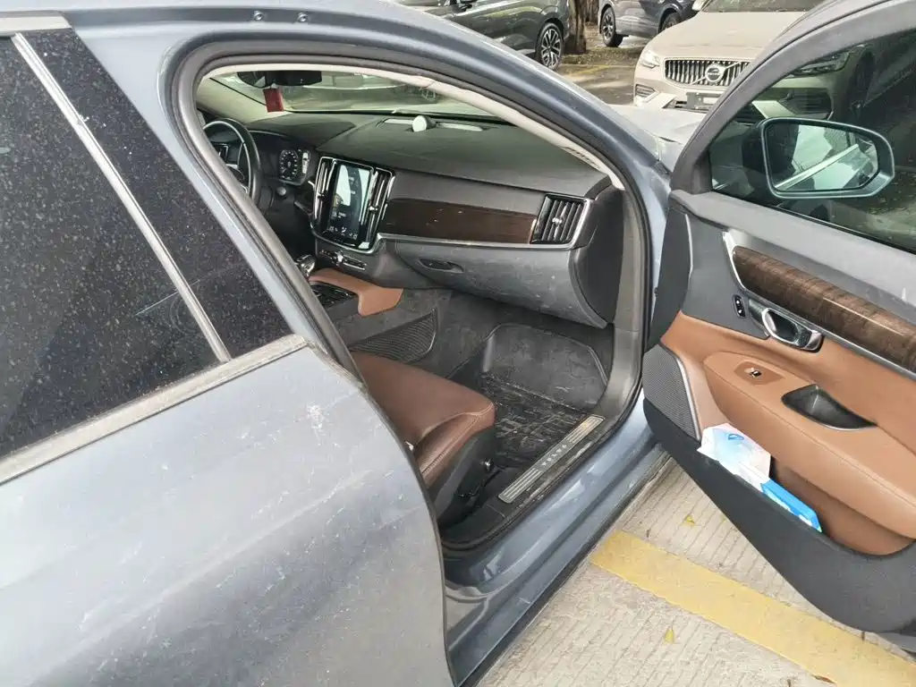 Volvo S90 — миниатюра 18